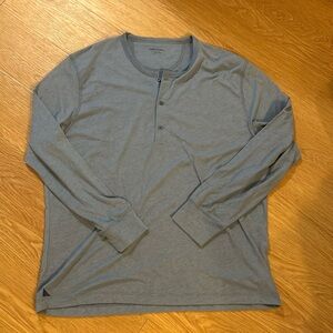 Untuckit Henley